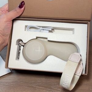 Leash with Hand Warmer & Power Bank Cashmere Beige  ( NEW)